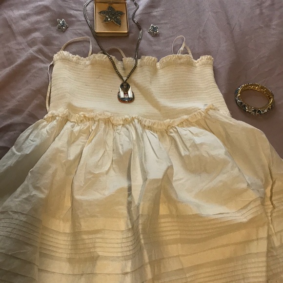 Spring dress 👗 - Picture 2 of 4